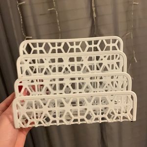⭐️White metal desk organizer